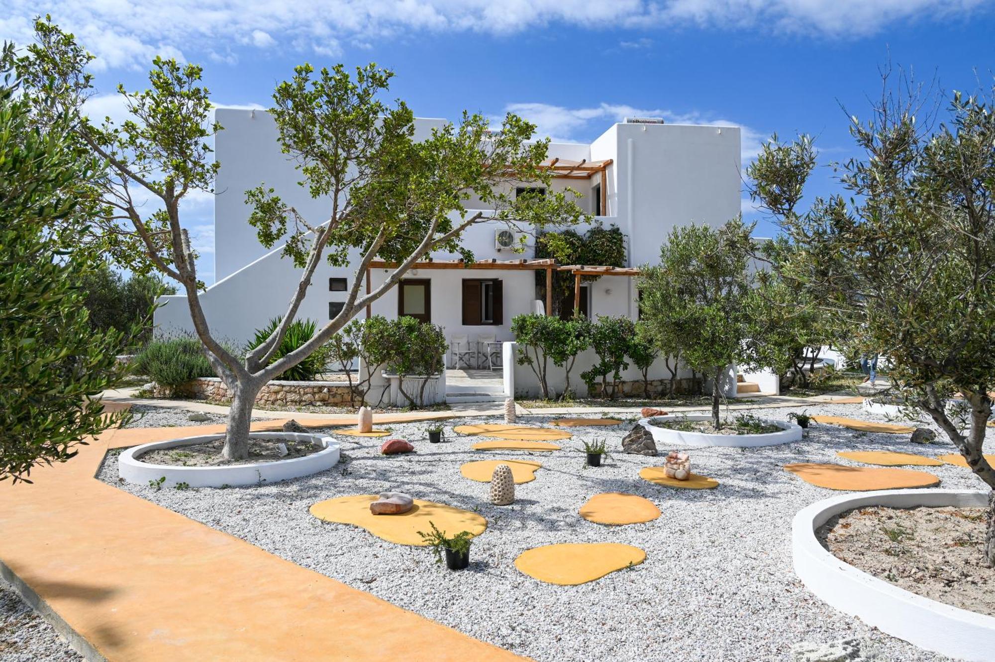 Fantasy Rooms Adamantas  Exterior photo