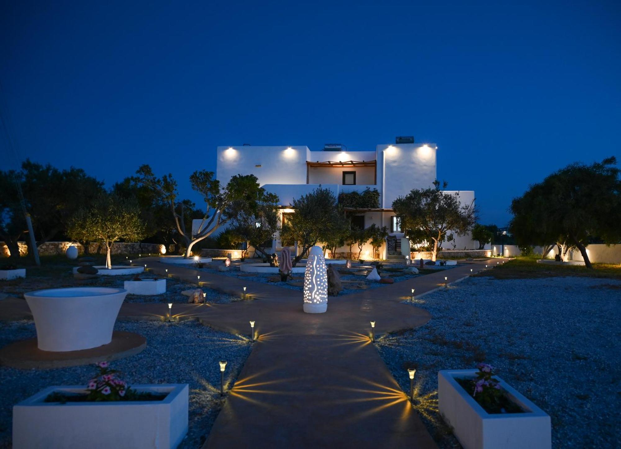 Fantasy Rooms Adamantas  Exterior photo